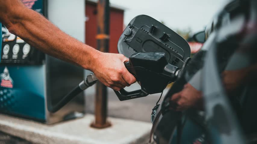 Фото - Рост цен на бензин назвали ударом по демократам перед выборами в США