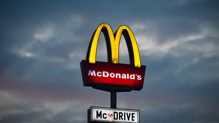 Фото - McDonald’s решил приостановить работу в Казахстане
